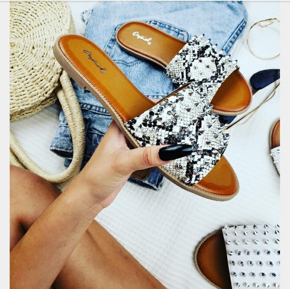 The Skyler// Snake print studded sandal - Picture 7 of 7